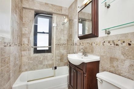 Image:KITCHEN / BATHS