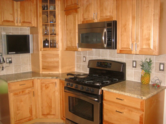 Image:KITCHEN / BATHS